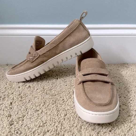 VIONIC Uptown Suede Loafers beige Sz 7 packable - Picture 1 of 10